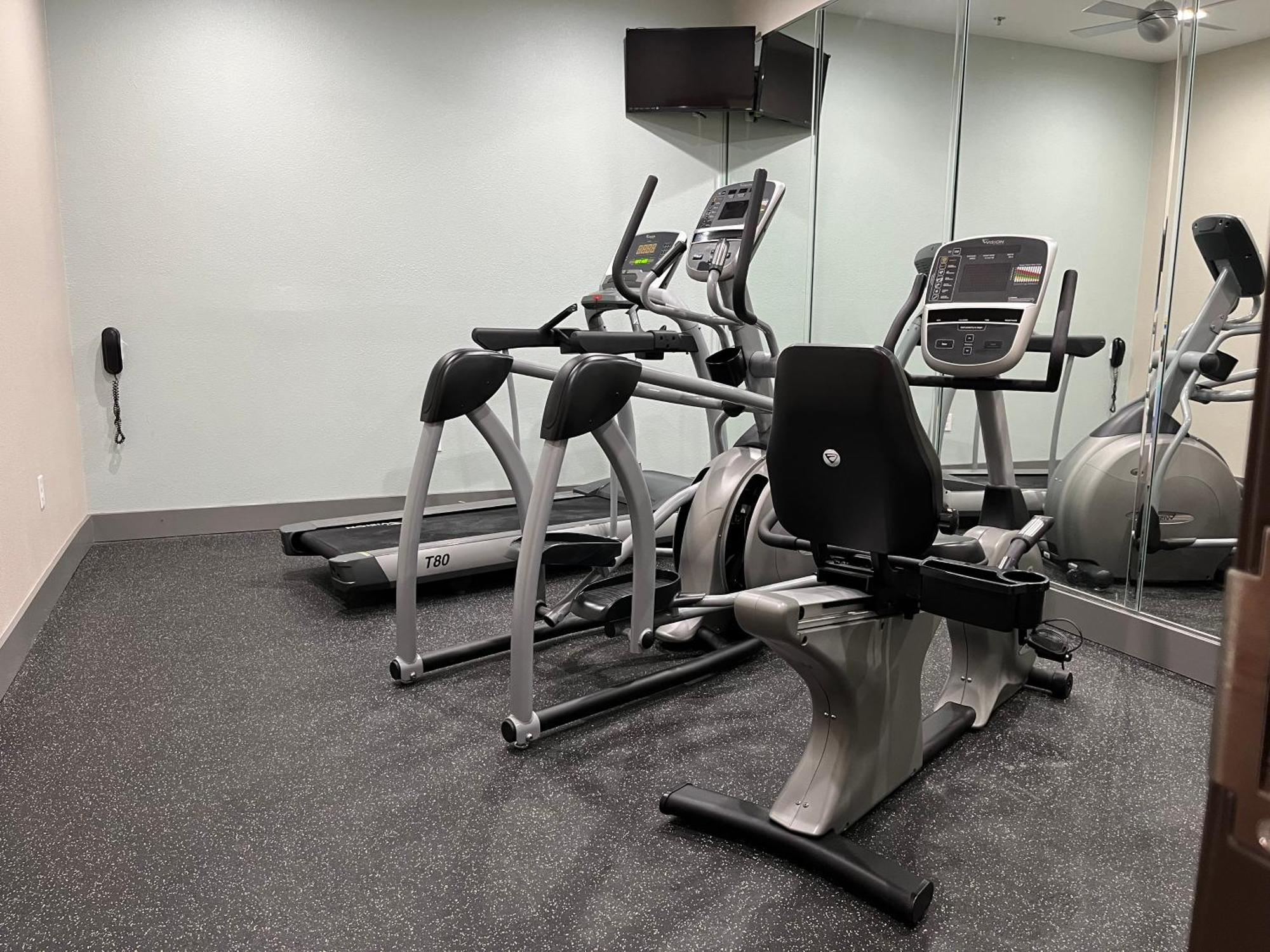 Best Western Inn & Suites Cleveland Zewnętrze zdjęcie