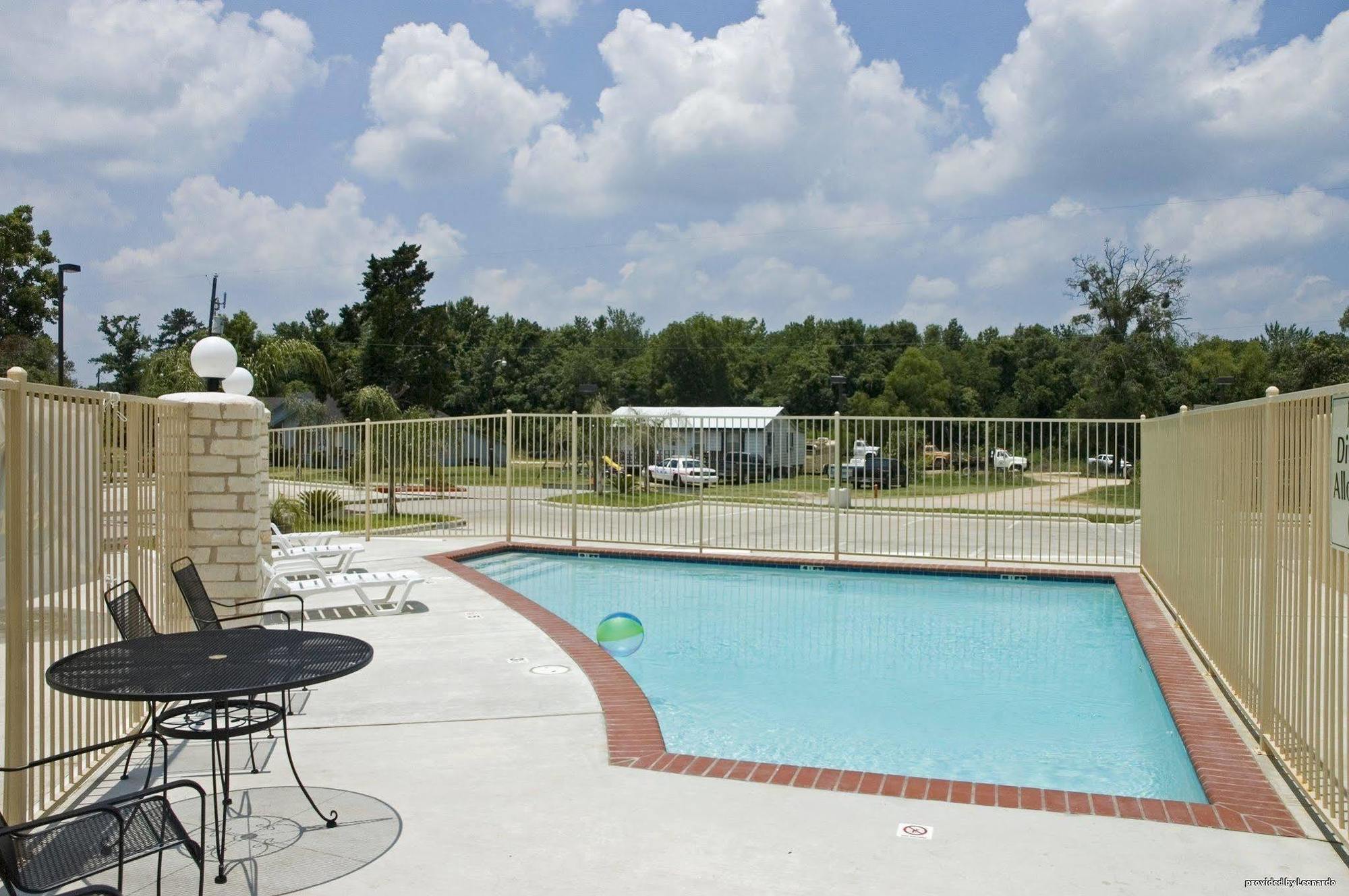 Best Western Inn & Suites Cleveland Zewnętrze zdjęcie
